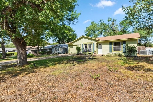 722 Wales Way in Austin, TX - Building Photo - Building Photo