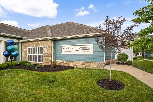 Aventura at Richmond in St. Peters, MO - Building Photo - Building Photo