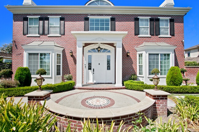property at 1117 Encanto Dr
