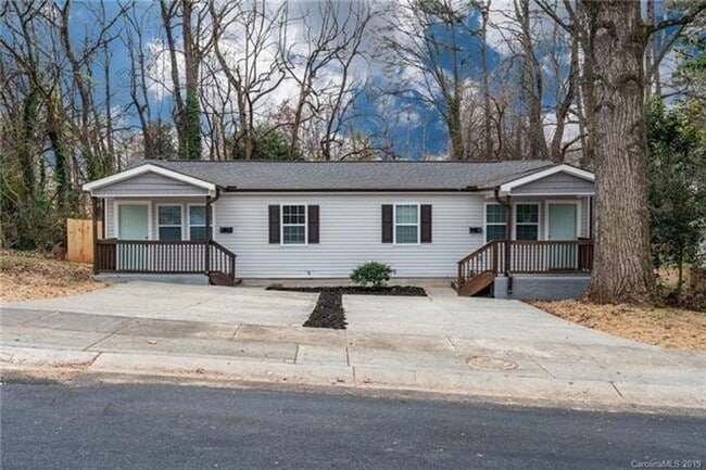 2213 Kennesaw Dr in Charlotte, NC - Building Photo - Building Photo