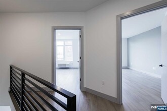 1435 10th St in Fort Lee, NJ - Building Photo - Building Photo