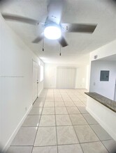 850 SW 74th Terrace in North Lauderdale, FL - Foto de edificio - Building Photo