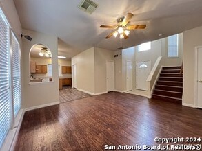 69 Lockspring in San Antonio, TX - Building Photo - Building Photo