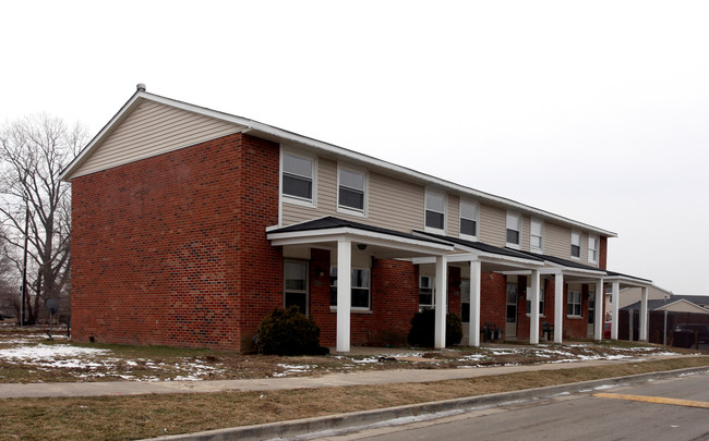 Laurelwood Apartments in Indianapolis, IN - Building Photo - Building Photo