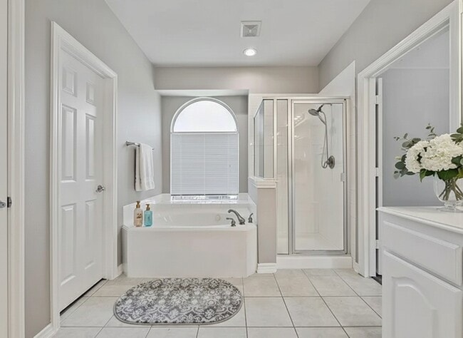 16523 E Canterra Cir