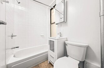 284 Mulberry St, Unit 20 in New York, NY - Foto de edificio - Building Photo