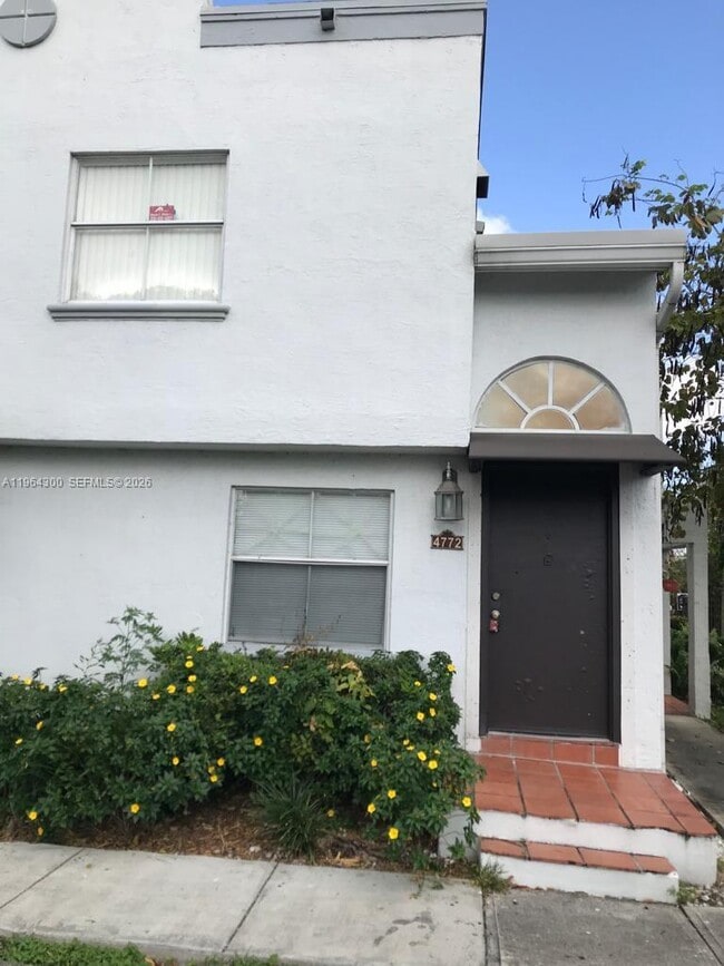 4772 NW 97th Pl in Doral, FL - Building Photo - Building Photo