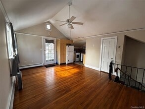 15 King Rd in Bayville, NY - Foto de edificio - Building Photo