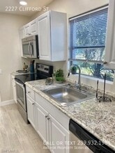 2227 Clifford St in Ft. Myers, FL - Building Photo - Building Photo