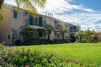 Broadway Estates in El Cajon, CA - Foto de edificio - Building Photo