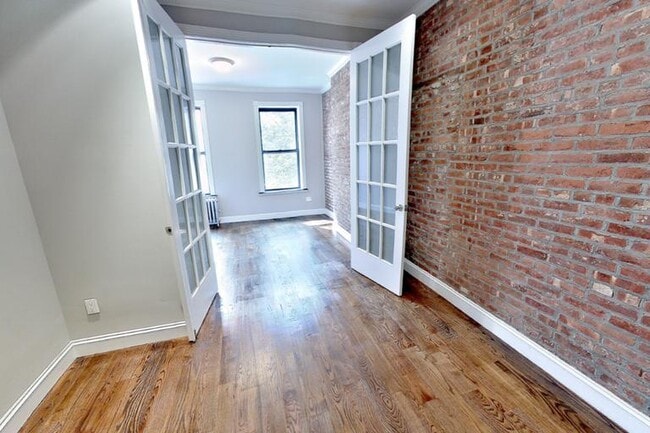 206 E 83rd St, Unit 2W in New York, NY - Building Photo - Building Photo