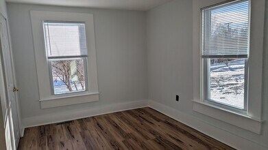 4401 US Route 5 N, Unit 1 in St Johnsbury, VT - Foto de edificio - Building Photo