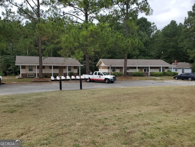 property at 1124 N Jefferson St