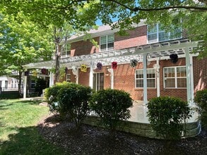 10110 Paxton Run Rd in Charlotte, NC - Building Photo - Building Photo