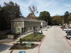 615 Hayman St in Huntsville, TX - Building Photo - Building Photo