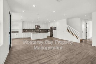 111 Sea Shell Ave in Marina, CA - Building Photo - Building Photo