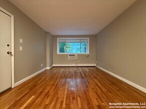 232 Parker Hill Ave, Unit 7 in Boston, MA - Foto de edificio - Building Photo