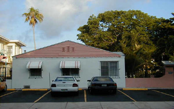 Lenox Manors in Miami Beach, FL - Foto de edificio - Building Photo