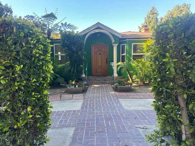 property at 1903 S Westgate Ave