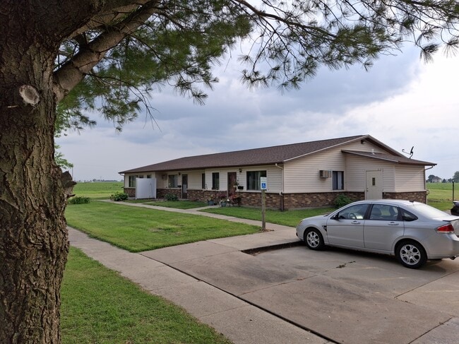 340 S Rowe Ln in Walcott, IA - Building Photo - Building Photo