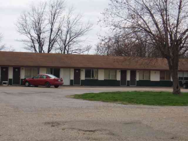 1050 E Clinton Rd in Seymour, MO - Building Photo - Building Photo