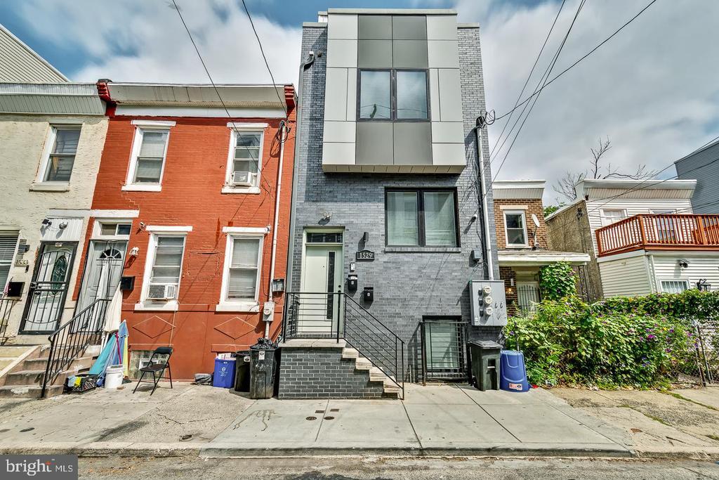 1529 W Stiles St in Philadelphia, PA - Building Photo