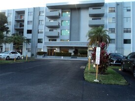 1301 NE 7th St in Hallandale Beach, FL - Building Photo