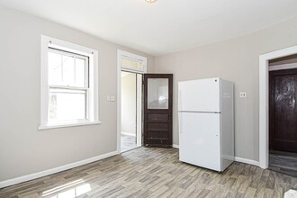 3676 Montana St-Unit -2F in St. Louis, MO - Foto de edificio - Building Photo