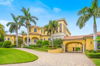 1363 Oceanview Dr in Tierra Verde, FL - Building Photo - Building Photo