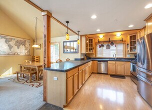 280 Serpentine Rd in Hood River, OR - Building Photo - Building Photo