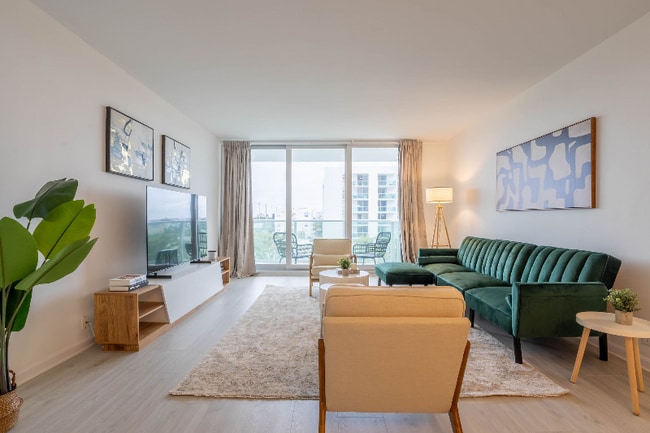 1000 West Ave in Miami Beach, FL - Foto de edificio - Building Photo