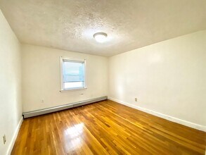 530 Beach St, Unit 2 in Revere, MA - Building Photo - Building Photo