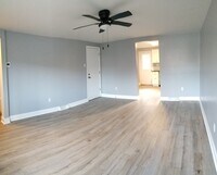 33 Saint John St, Unit Right photo'