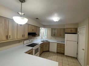 1608 S Highland Ave in Bloomington, IN - Building Photo - Building Photo