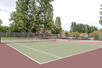 Sunset Gardens Apartments in Steilacoom, WA - Foto de edificio - Building Photo