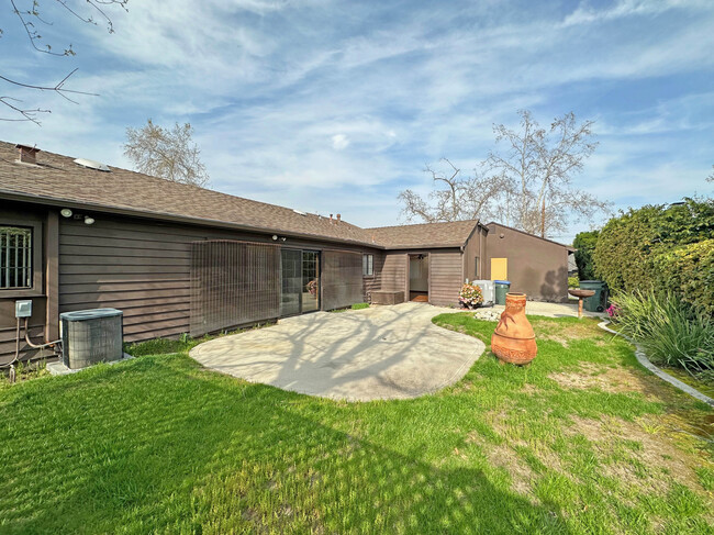 635 Eaton Dr in Pasadena, CA - Building Photo - Building Photo