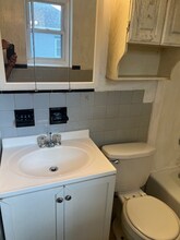 50 E Main St in Orange, MA - Foto de edificio - Building Photo