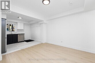 633 Ossington Ave in Toronto, ON - Building Photo - Building Photo