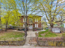 139 Boswell Ave in Norwich, CT - Building Photo