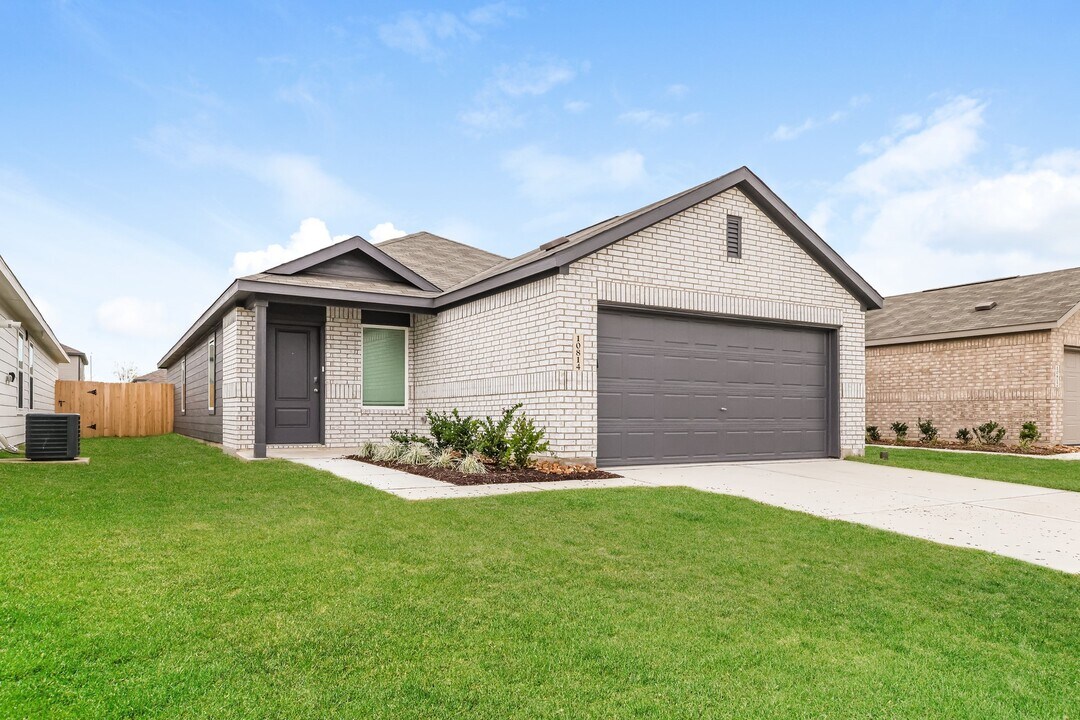 10814 Bird Of Paradise Ln in Houston, TX - Building Photo