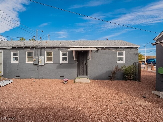 property at 329 N 8th St