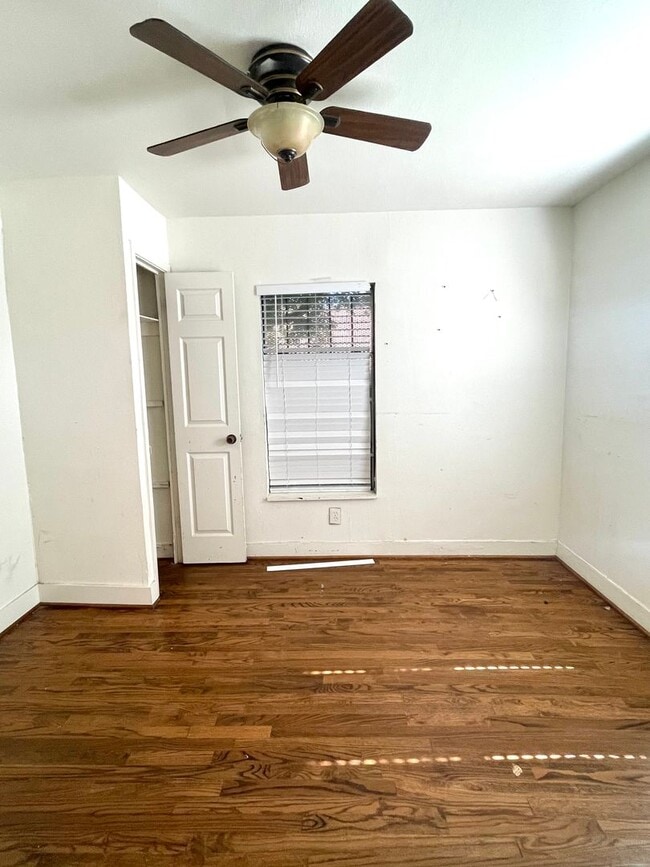 1407 S Denley Dr in Dallas, TX - Building Photo - Building Photo