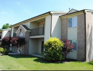 Walnut Manor Apartments in Muncie, IN - Foto de edificio - Building Photo