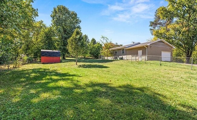 1700 S Hills Dr in Knoxville, TN - Building Photo - Building Photo