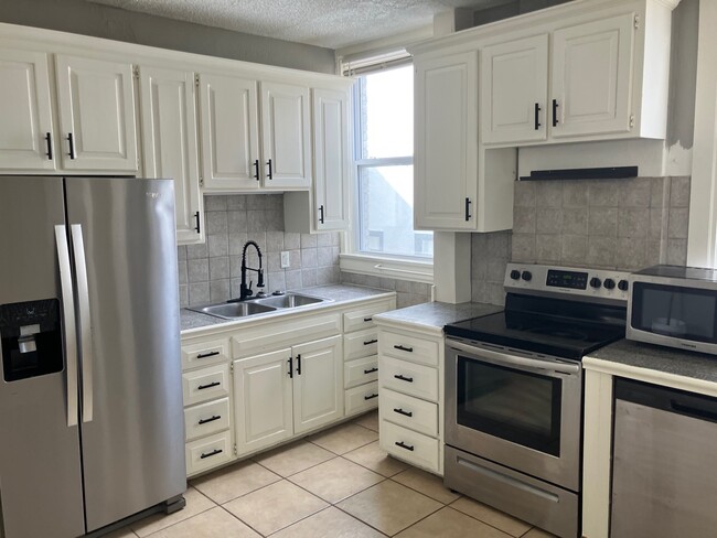 3613 Central St, Unit A