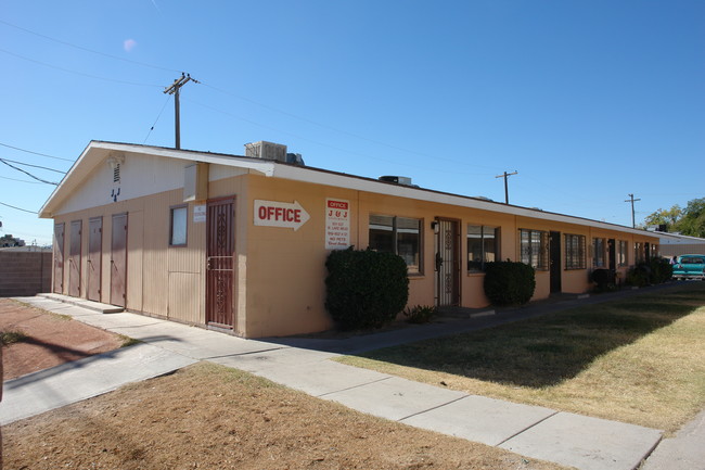 Lake Mead Apartments in Las Vegas, NV - Building Photo - Building Photo