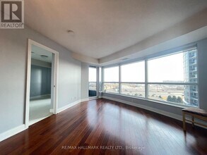 135 Village Green Square in Toronto, ON - Building Photo - Building Photo