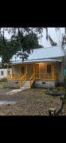 1722 Stonewall St in Brunswick, GA - Building Photo