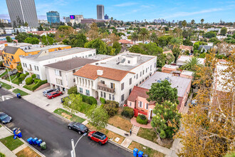 834 S Orange Grove Ave in Los Angeles, CA - Building Photo - Building Photo