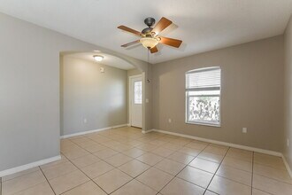 7909 Harbor Bend Cir, Unit 1460-102 in Orlando, FL - Foto de edificio - Building Photo